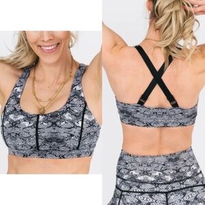 Zyia Black & White Snake Cobra Metallic Adjustable Light N Tight Sport Bra Small